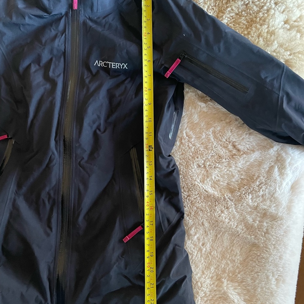 Arc’teryx Alpha AR Jacket - Picture 3 of 8